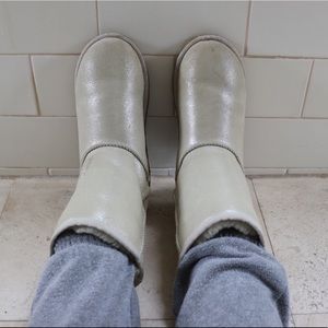 WHITE SPARKLE UGGS